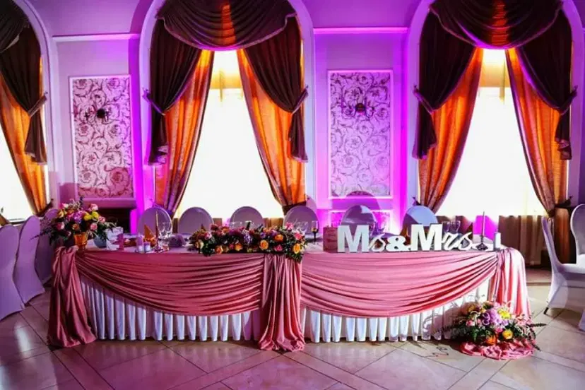 https://honeypot0.s3.amazonaws.com/1703150172625-gallery-RESTAURANT%20DACIA%20%20%282%29.webp