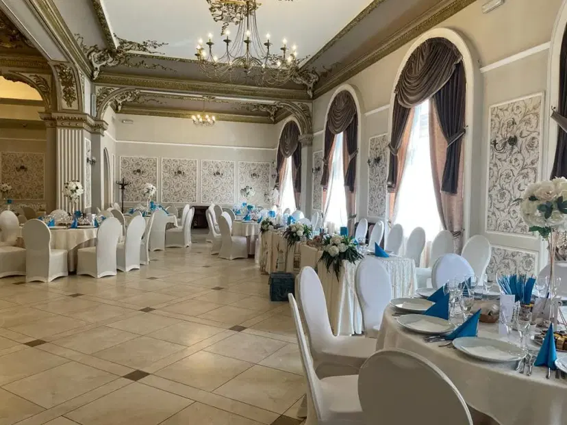 https://honeypot0.s3.amazonaws.com/1703150173373-gallery-RESTAURANT%20DACIA%20%20%283%29.webp