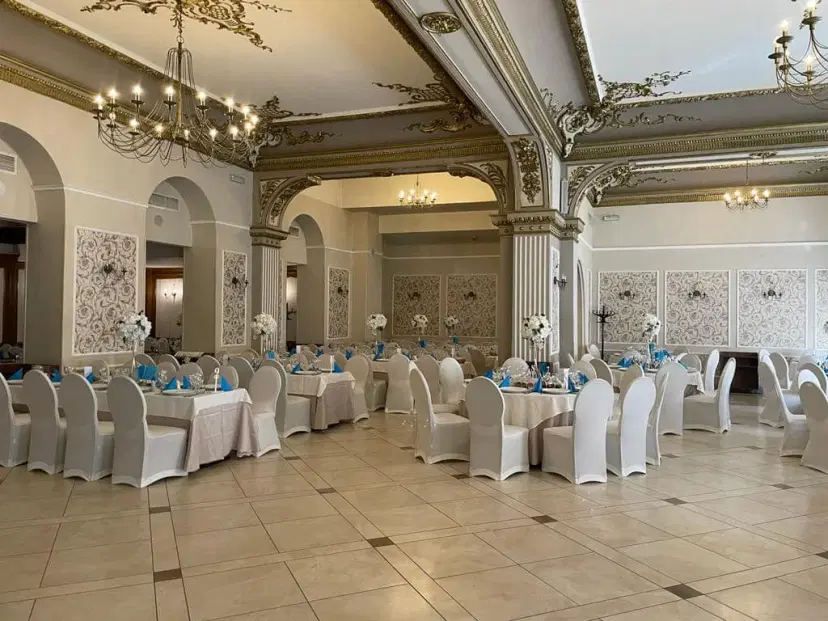 https://honeypot0.s3.amazonaws.com/1703150174071-gallery-RESTAURANT%20DACIA%20%20%284%29.webp
