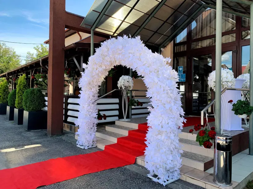 https://honeypot0.s3.amazonaws.com/1703152847101-gallery-RESTAURANT%20GIULIA%20%20%283%29.webp