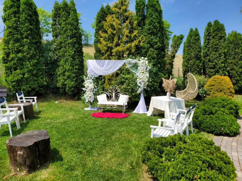 https://honeypot0.s3.amazonaws.com/1703158706757-gallery-HOTEL%20MERION%20%284%29.webp