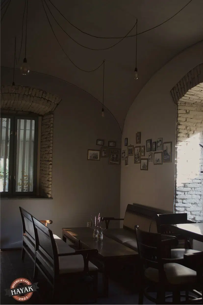 https://honeypot0.s3.amazonaws.com/1703161593638-gallery-HAYAK%20BISTRO%20%20%285%29.webp