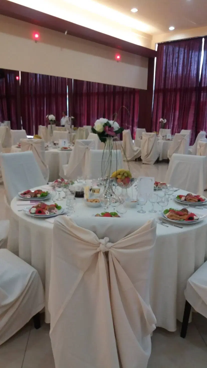 https://honeypot0.s3.amazonaws.com/1703170023347-gallery-CSA%20BANQUETING%20%282%29.webp