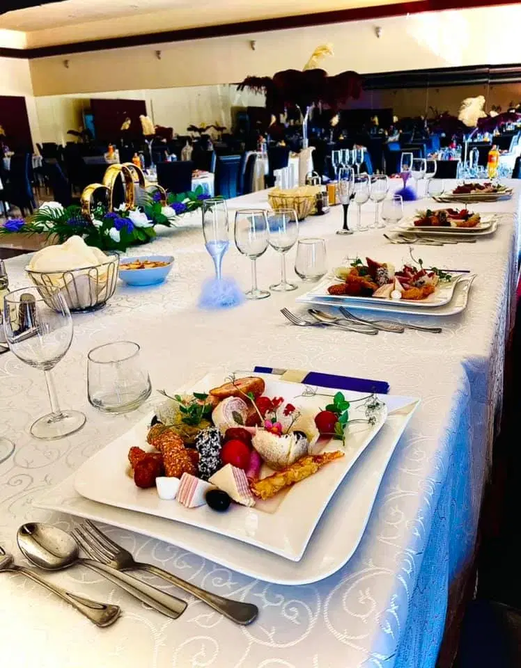 https://honeypot0.s3.amazonaws.com/1703170024936-gallery-CSA%20BANQUETING%20%284%29.webp