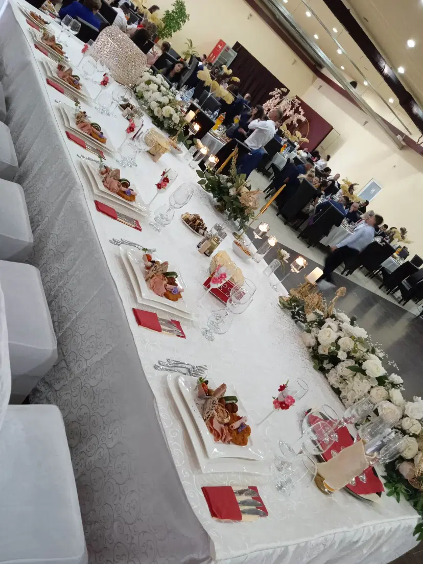 https://honeypot0.s3.amazonaws.com/1703170025627-gallery-CSA%20BANQUETING%20%285%29.webp