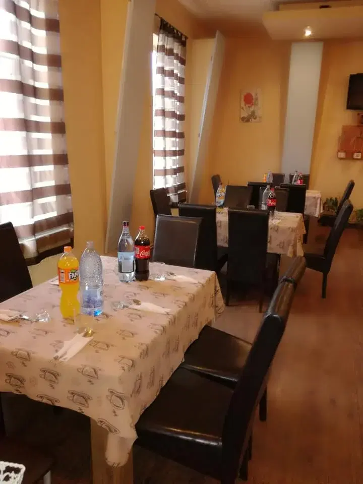 https://honeypot0.s3.amazonaws.com/1703170523528-gallery-RESTAURANT%20AURORA%20%20%282%29.webp