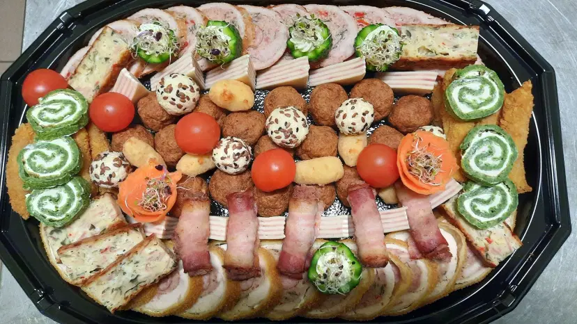 https://honeypot0.s3.amazonaws.com/1703170525010-gallery-RESTAURANT%20AURORA%20%20%284%29.webp