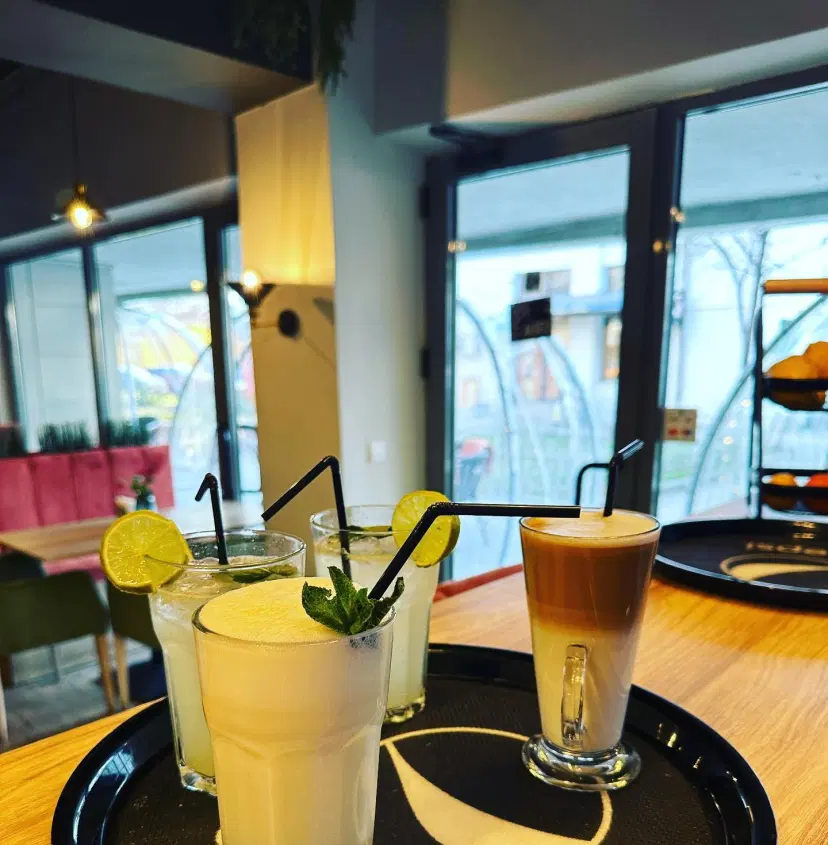https://honeypot0.s3.amazonaws.com/1703180838933-gallery-RESTAURANT%20EDUARDO%20S%20%20%285%29.webp