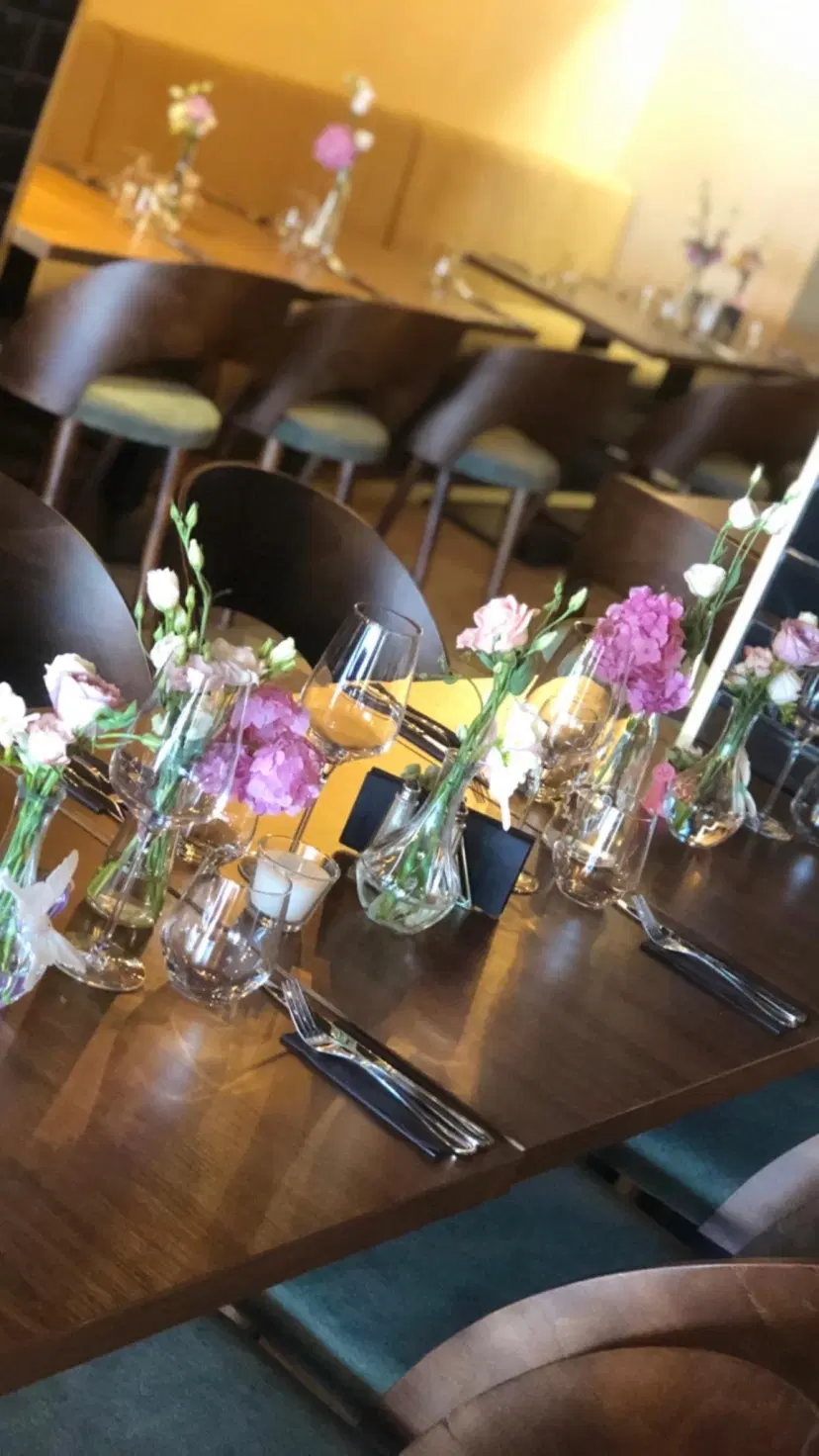 https://honeypot0.s3.amazonaws.com/1703241617895-gallery-CINAS%20RESTAURANT%20%283%29.webp