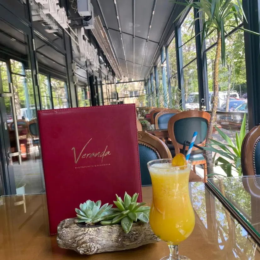 https://honeypot0.s3.amazonaws.com/1703242166118-gallery-Veranda%20Ristorante%20%20%287%29.webp