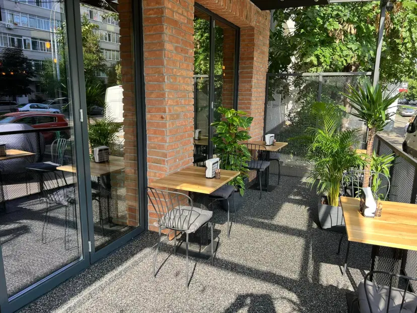 https://honeypot0.s3.amazonaws.com/1703242767622-gallery-COCO%20URBAN%20KITCHEN%20%283%29.webp