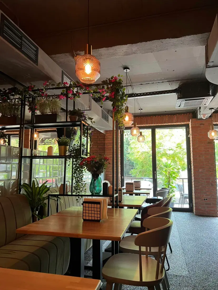 https://honeypot0.s3.amazonaws.com/1703242770387-gallery-COCO%20URBAN%20KITCHEN%20%286%29.webp