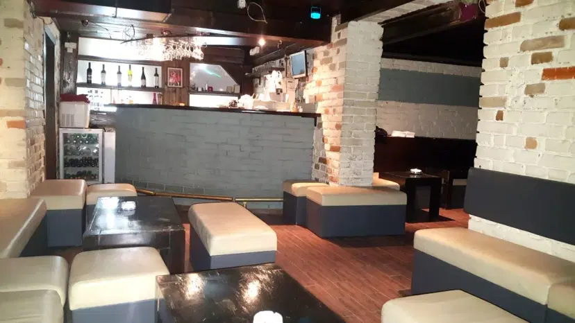 https://honeypot0.s3.amazonaws.com/1703251921357-gallery-RESTAURANT%20HOME%20%287%29.webp