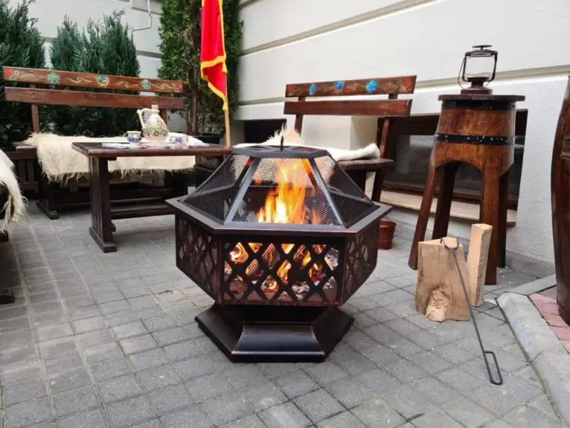 https://honeypot0.s3.amazonaws.com/1703255390497-gallery-RESTAURANT%20VATRA%20%283%29.webp
