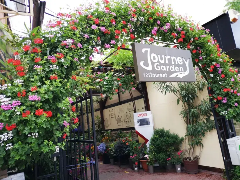 https://honeypot0.s3.amazonaws.com/1703258002050-gallery-Journey%20Garden%20%285%29.webp