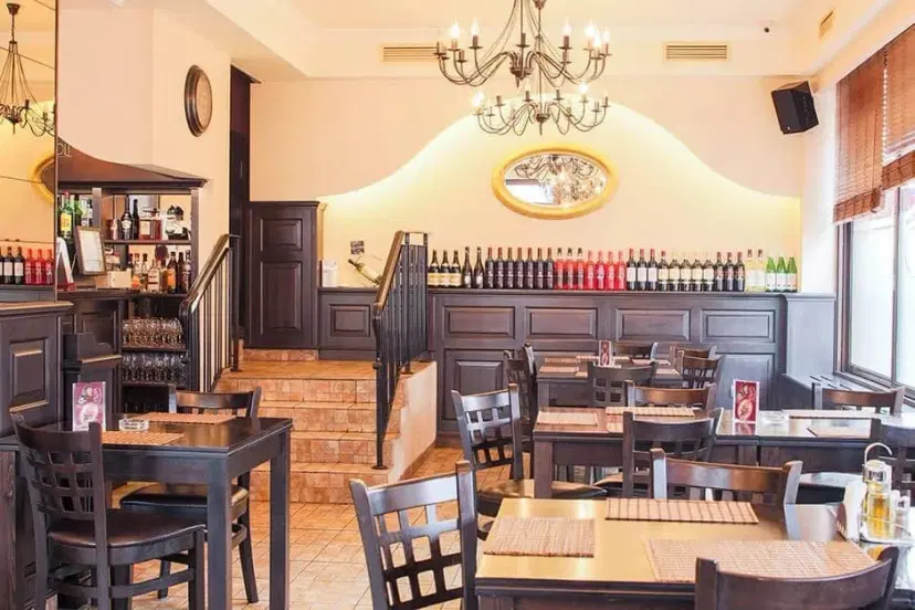 https://honeypot0.s3.amazonaws.com/1703757310457-gallery-CASA%20RIVOLI%20%285%29.webp