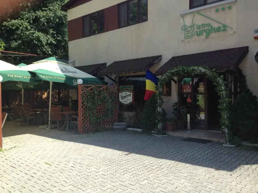 https://honeypot0.s3.amazonaws.com/1703757803006-gallery-BISTRO%20BURGHEZ%20%283%29.webp