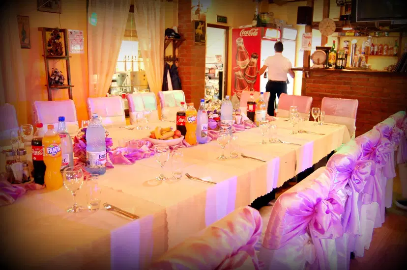 https://honeypot0.s3.amazonaws.com/1703757803767-gallery-BISTRO%20BURGHEZ%20%284%29.webp