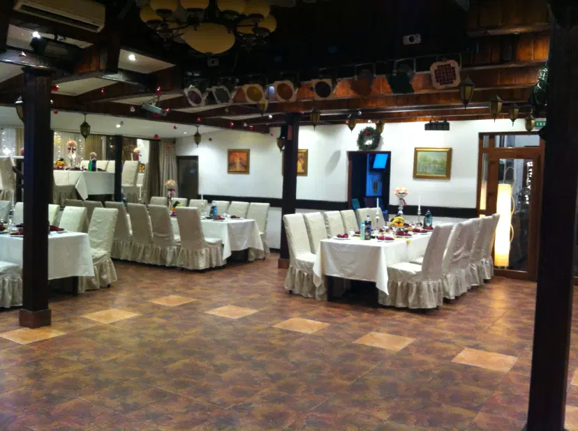 https://honeypot0.s3.amazonaws.com/1703843662028-gallery-RESTAURANT%20DINES%20%283%29.webp