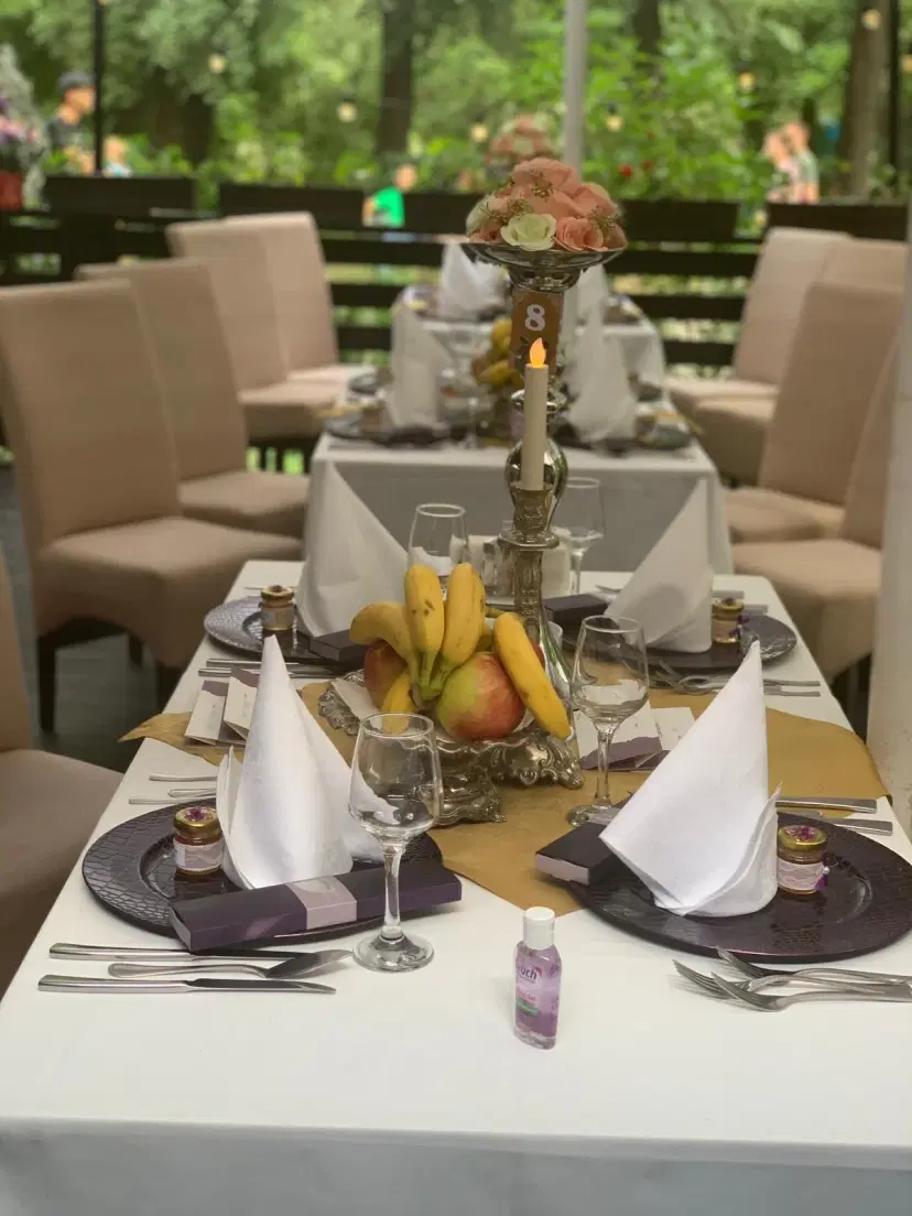 https://honeypot0.s3.amazonaws.com/1703843663126-gallery-RESTAURANT%20DINES%20%284%29.webp