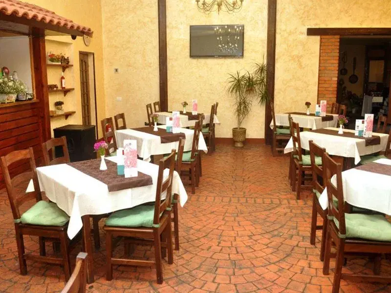 https://honeypot0.s3.amazonaws.com/1703849417601-gallery-RESTAURANT%20PROVENCE%20%282%29.webp