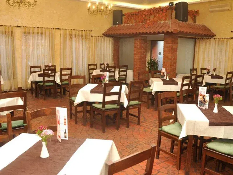 https://honeypot0.s3.amazonaws.com/1703849418342-gallery-RESTAURANT%20PROVENCE%20%283%29.webp