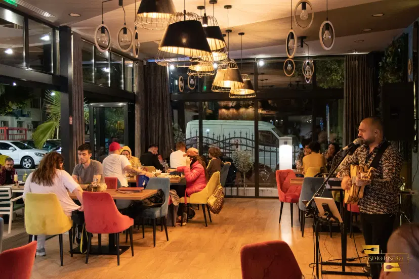 https://honeypot0.s3.amazonaws.com/1703851224093-gallery-MOSIMO%20BISTRO%20%20%284%29.webp