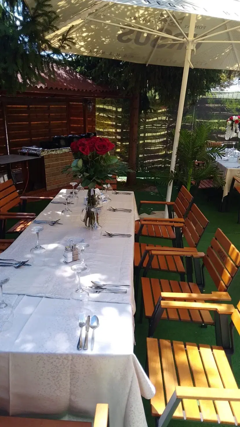 https://honeypot0.s3.amazonaws.com/1703856226080-gallery-BISTRO%2023%20%284%29.webp