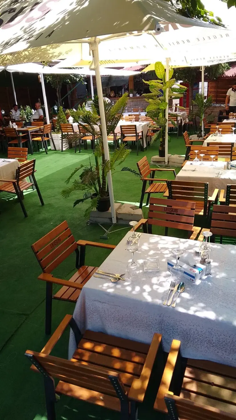https://honeypot0.s3.amazonaws.com/1703856229490-gallery-BISTRO%2023%20%288%29.webp