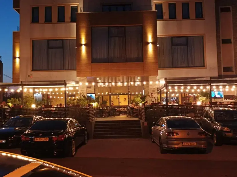 https://honeypot0.s3.amazonaws.com/1703857337991-gallery-RESTAURANT%20EXCELLENCE%20%284%29.webp