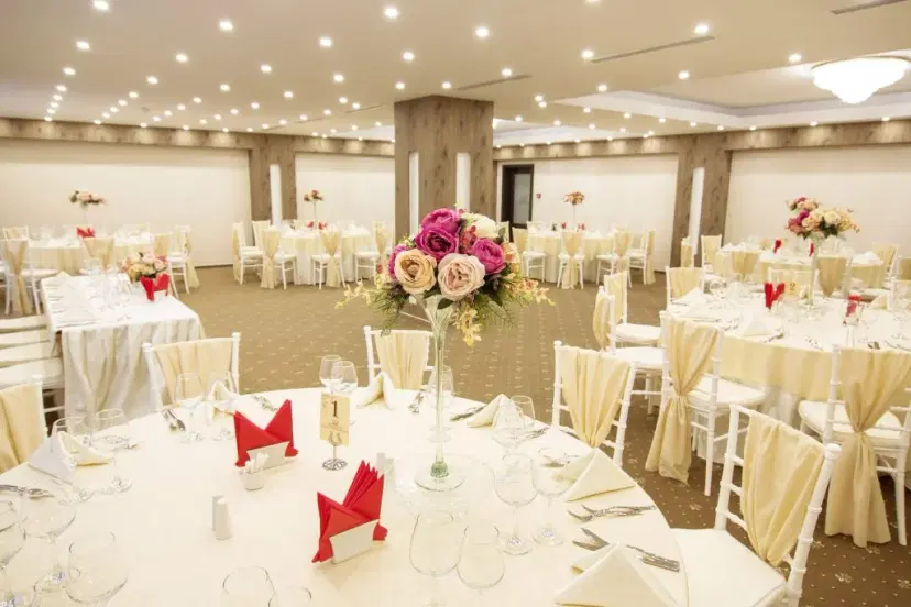 https://honeypot0.s3.amazonaws.com/1703857340014-gallery-RESTAURANT%20EXCELLENCE%20%287%29.webp