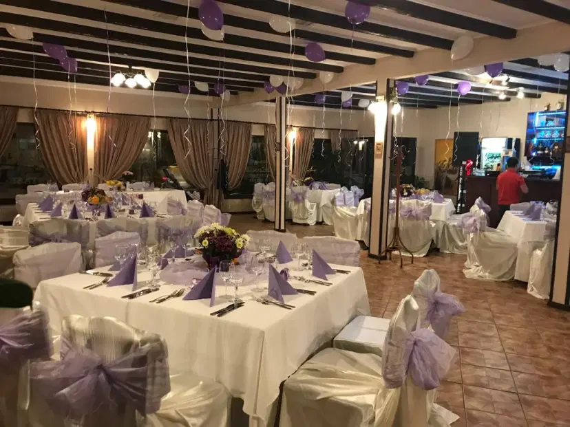 https://honeypot0.s3.amazonaws.com/1703859192436-gallery-RESTAURANT%20ELENA%20%284%29.webp