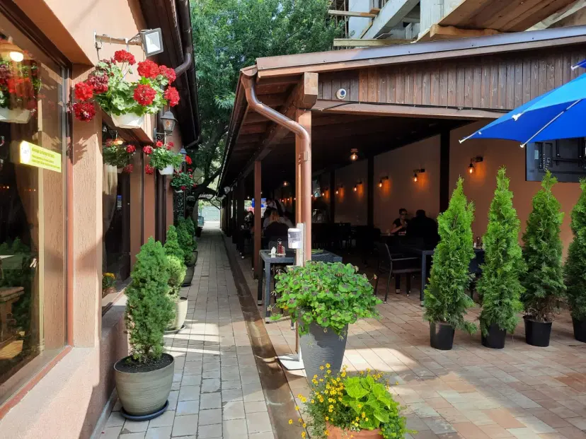 https://honeypot0.s3.amazonaws.com/1703859194121-gallery-RESTAURANT%20ELENA%20%286%29.webp