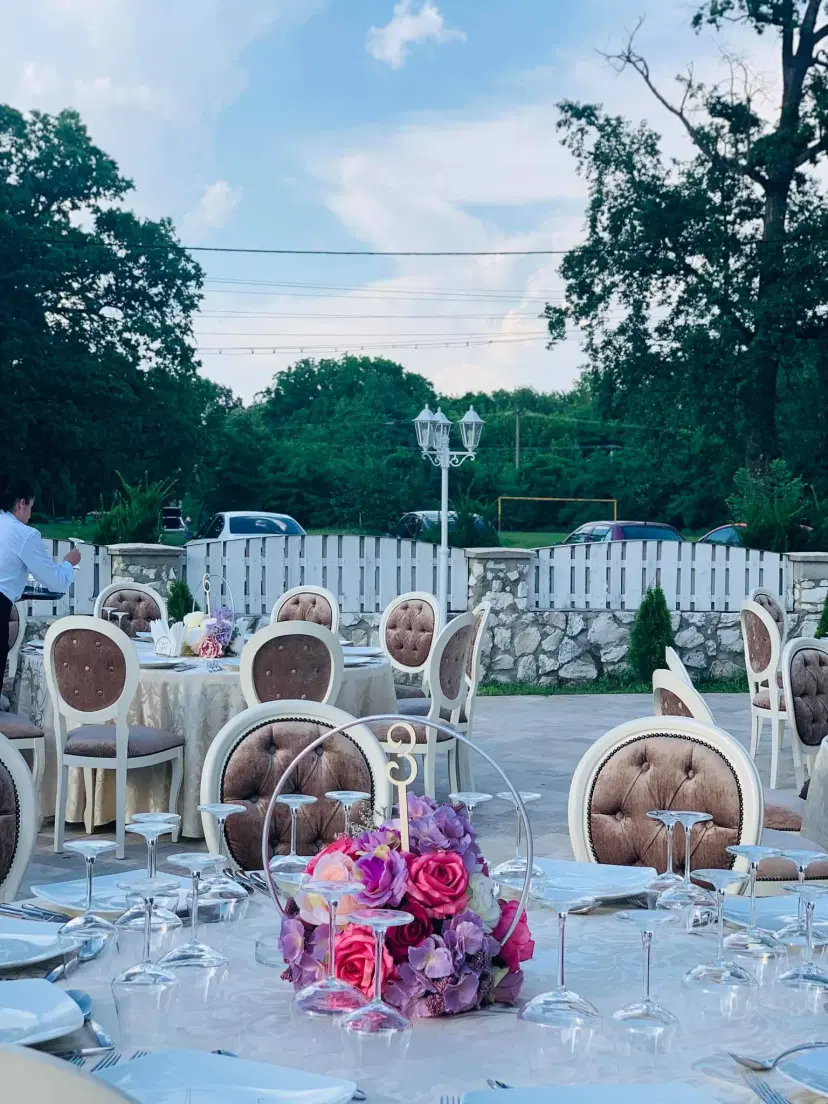 https://honeypot0.s3.amazonaws.com/1704285483928-gallery-IVY%20EVENTS%20%284%29.webp