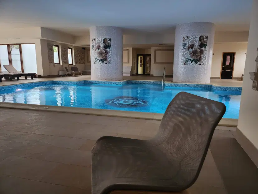 https://honeypot0.s3.amazonaws.com/1704286676018-gallery-ANETTE%20RESORT%20%285%29.webp