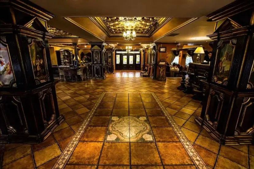 https://honeypot0.s3.amazonaws.com/1704289337329-gallery-HOTEL%20AMBASSADOR%20%288%29.webp