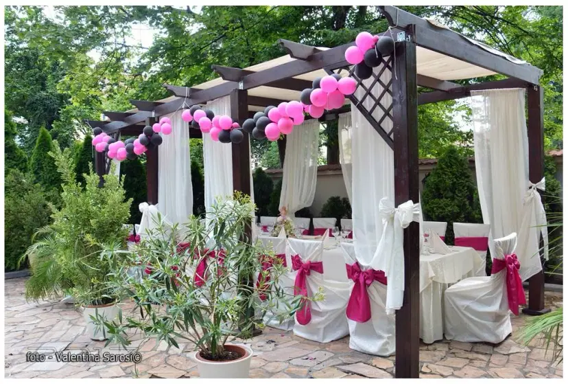 https://honeypot0.s3.amazonaws.com/1704294404598-gallery-ROYAL%20BALLROOM%20%284%29.webp