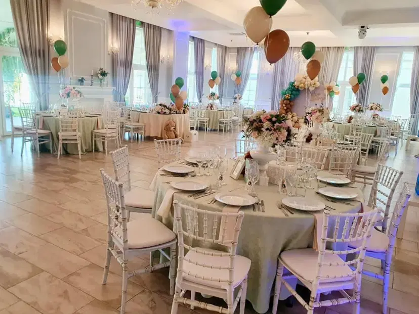 https://honeypot0.s3.amazonaws.com/1704296441761-gallery-ANNES%20EVENT%20%286%29.webp