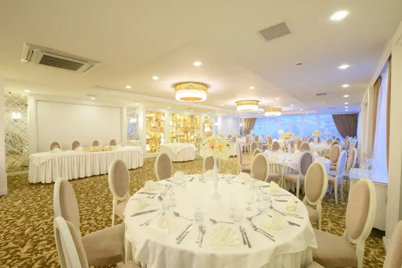 https://honeypot0.s3.amazonaws.com/1704298269124-gallery-NEON%20EVENTS%20%283%29.webp