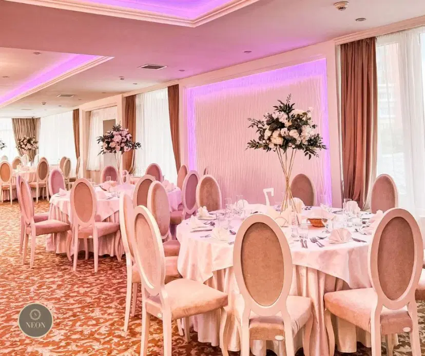 https://honeypot0.s3.amazonaws.com/1704298272323-gallery-NEON%20EVENTS%20%287%29.webp
