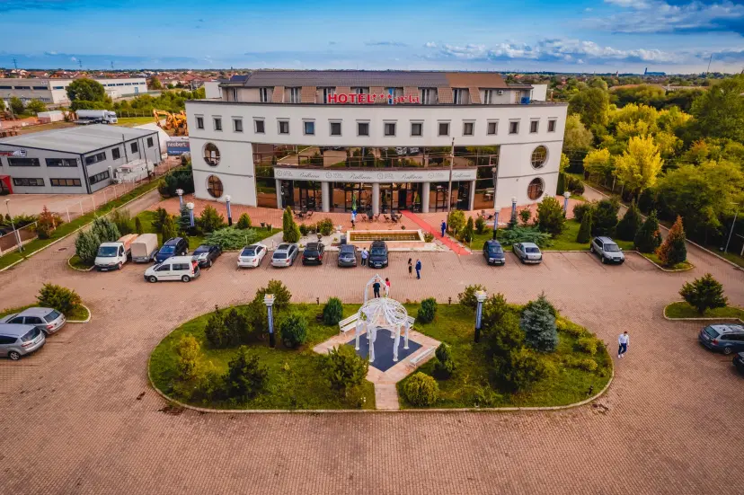 https://honeypot0.s3.amazonaws.com/1704355221502-gallery-ARTA%20HOTEL%20%286%29.webp