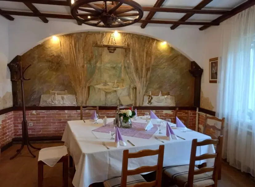 https://honeypot0.s3.amazonaws.com/1704362334874-gallery-RESTAURANT%20VALAHIA%20%284%29.webp