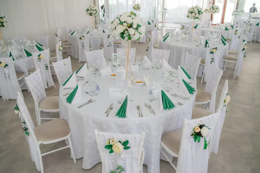 https://honeypot0.s3.amazonaws.com/1704583656324-gallery-Restaurant-Izabel%20%20%282%29.webp