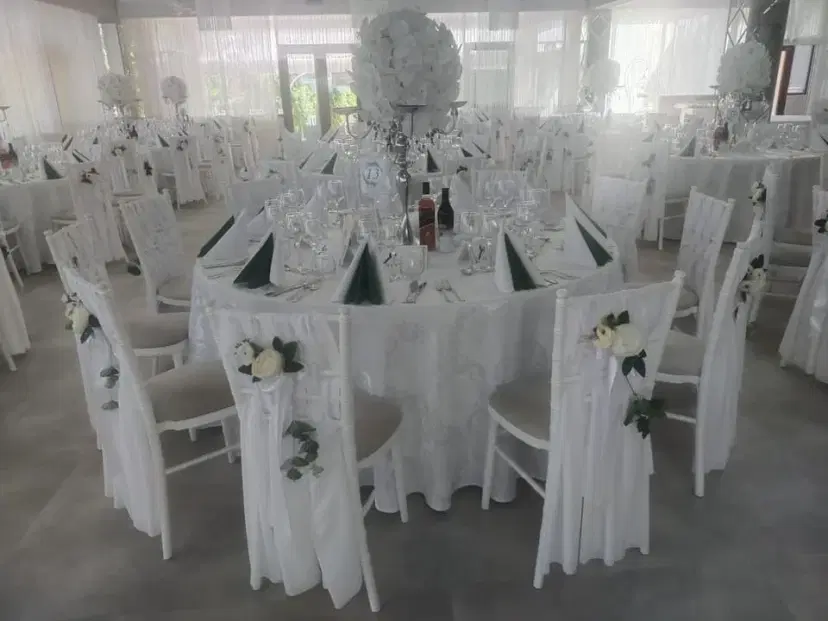 https://honeypot0.s3.amazonaws.com/1704583668079-gallery-Restaurant-Izabel%20%20%2818%29.webp