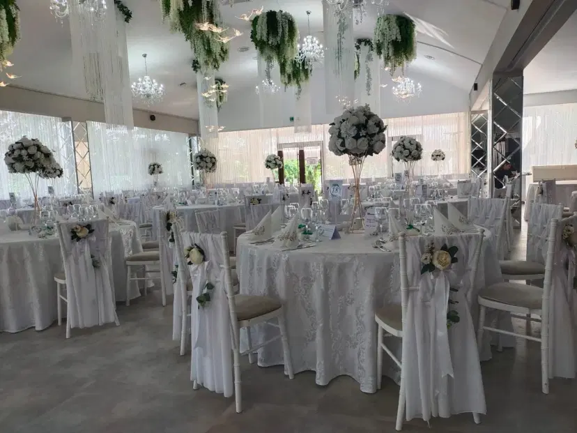 https://honeypot0.s3.amazonaws.com/1704583668749-gallery-Restaurant-Izabel%20%20%2819%29.webp