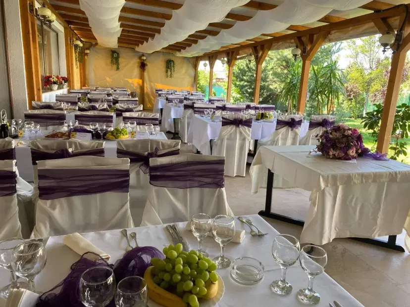 https://honeypot0.s3.amazonaws.com/1704714543894-gallery-RESTAURANT%20BARBQ%20%283%29.webp