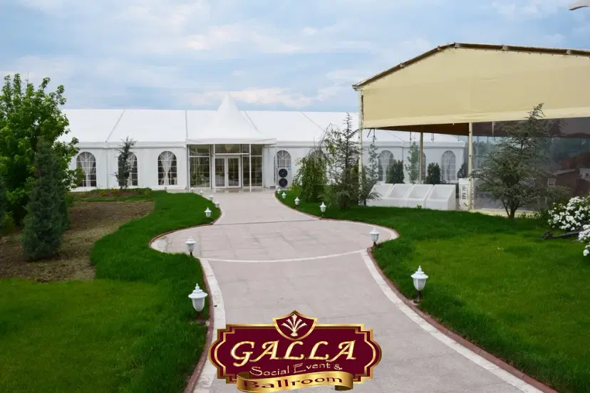 https://honeypot0.s3.amazonaws.com/1704814324939-gallery-GALLA%20BALLROOM%20%2812%29.webp