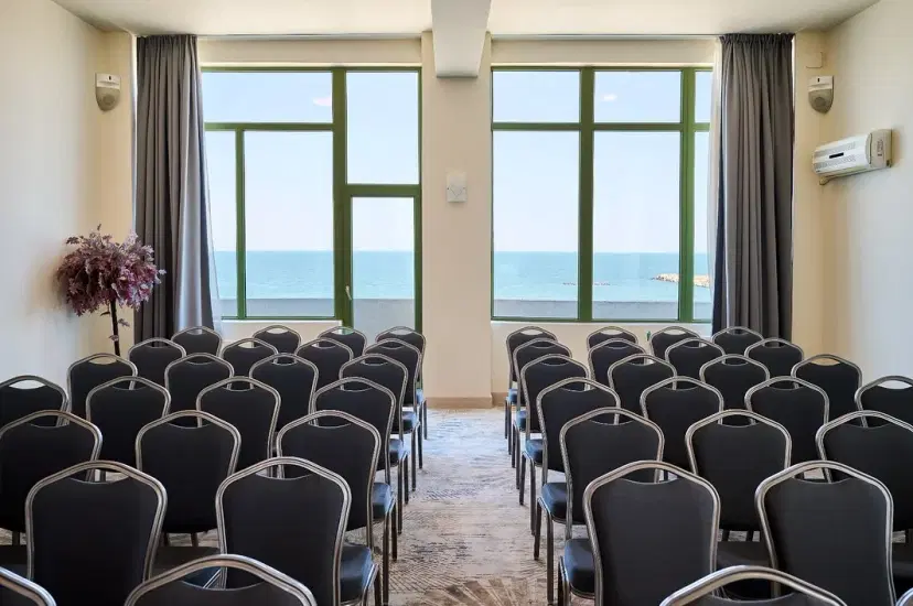 https://honeypot0.s3.amazonaws.com/1704972362789-gallery-HOTEL%20MALIBU%20%20%285%29.webp