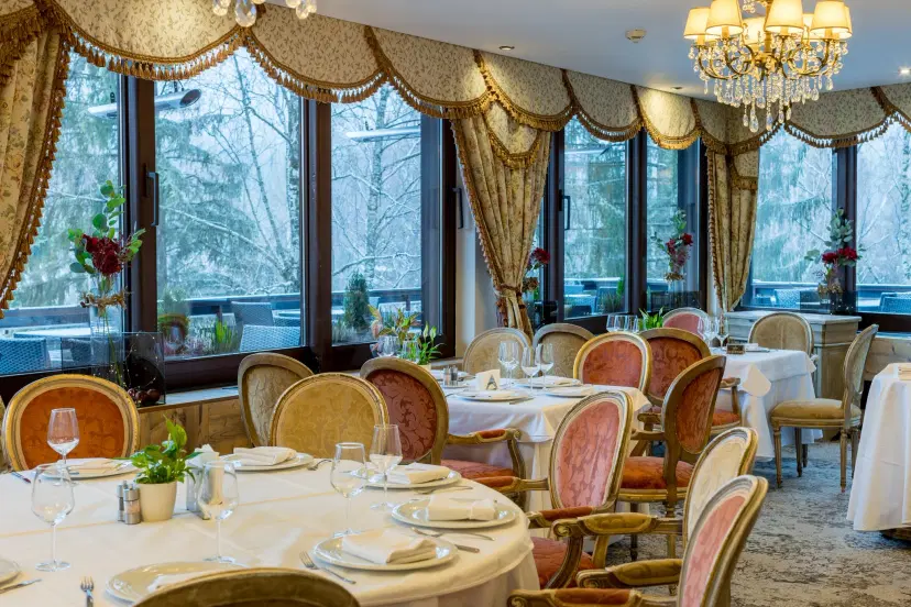 https://honeypot0.s3.amazonaws.com/1705260459426-gallery-hotel-alpin%20%286%29.webp