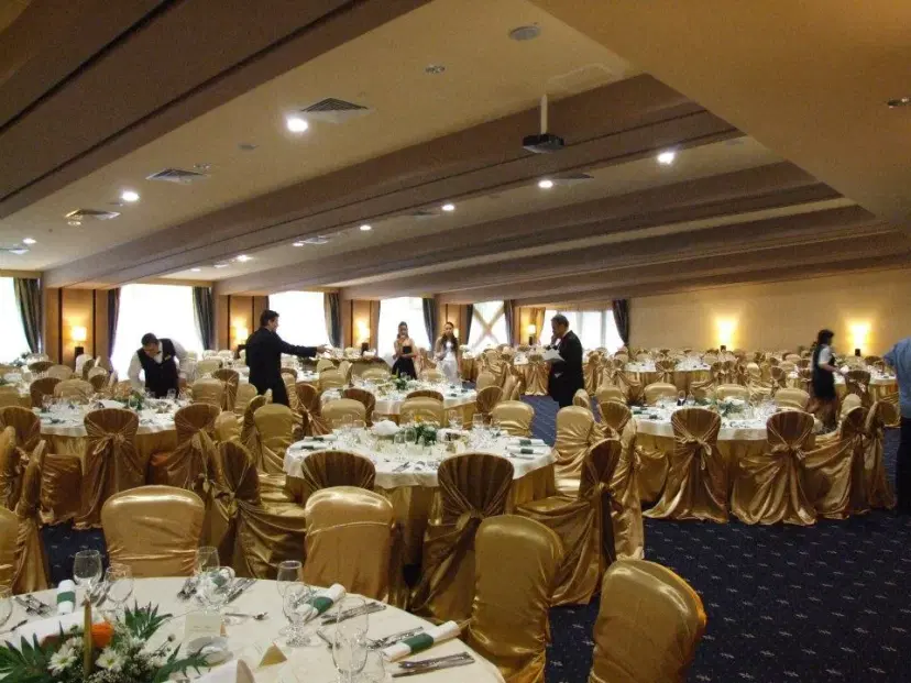 https://honeypot0.s3.amazonaws.com/1705260464051-gallery-hotel-alpin%20%2812%29.webp